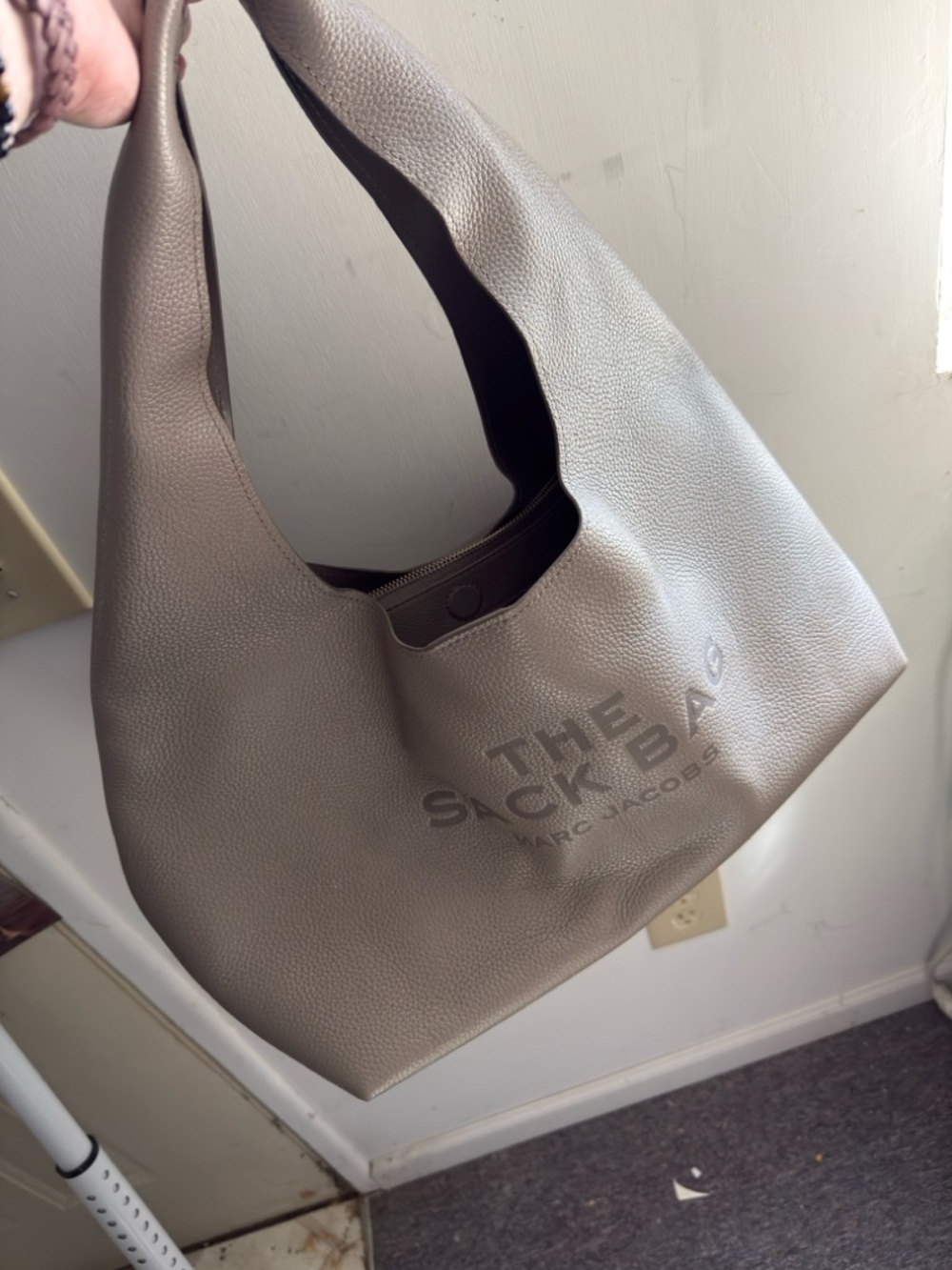 Marc Jacobs Taupe Pebbled Leather Hobo - The Sack Bag Style